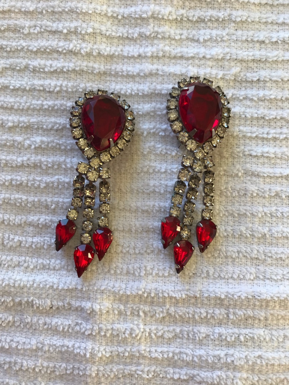 Red Teardrop Crystal Dangle Earrings - Unbranded